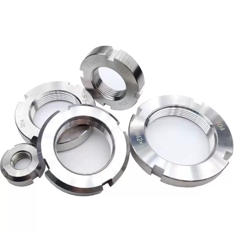 Egyenletesen pontos rögzítő anya