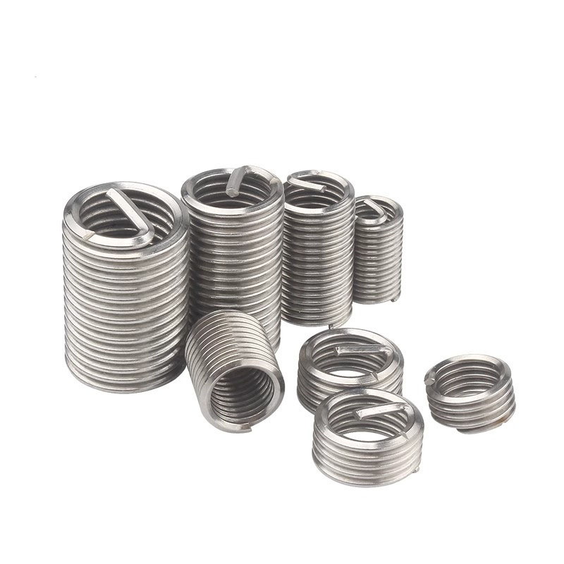 Belül Külső menetes hüvely Csavar