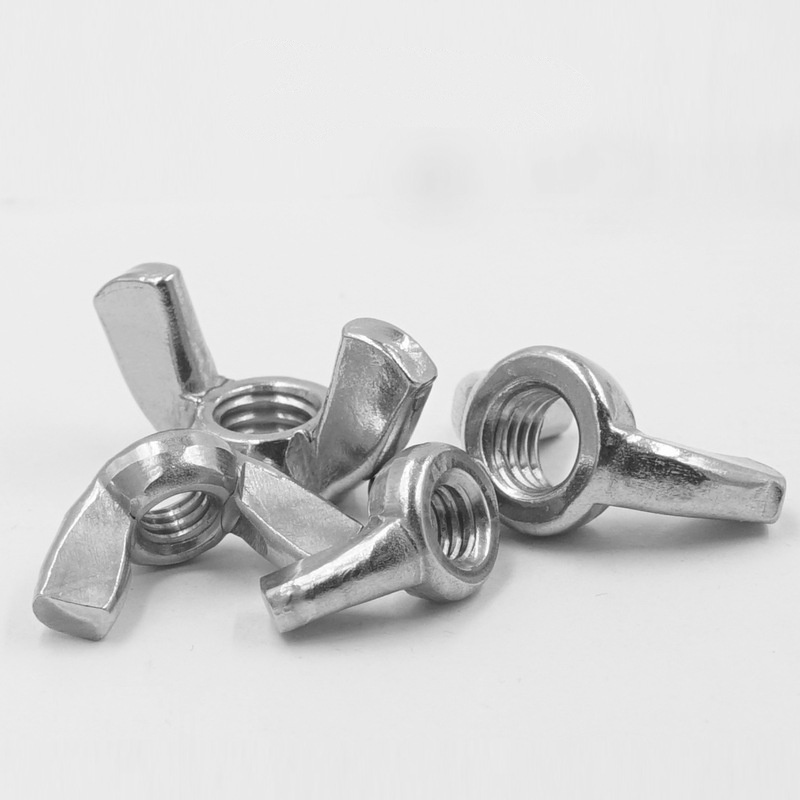 Szárnyas anya lekerekített szárnyakkal